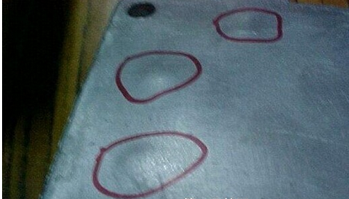 鋁壓鑄過程中鑄件表面上出現(xiàn)痕跡怎么回事？